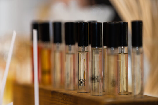 The Art of Choosing: Perfume Samples Demystified post thumbnail image