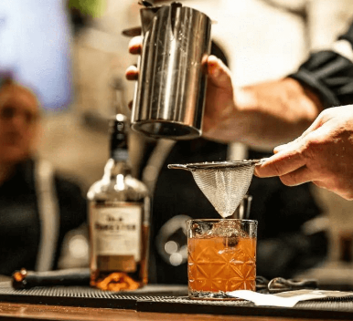 Cocktail Connoisseur: The Impact of Hiring a Skilled Bartender post thumbnail image
